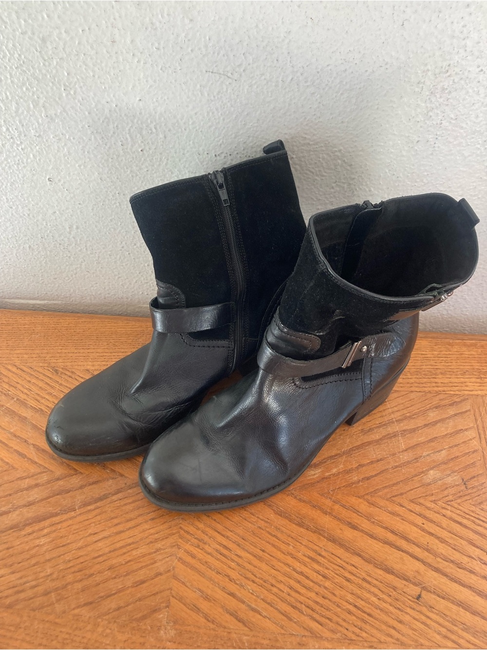 CLARKS Black Leather and Suede Ankle Strap Boots (9.5M)